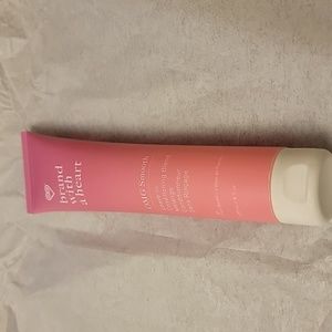 BRAND WITH A HEART OMG SMOOTH LEAVE IN CONDITUONING BLEND